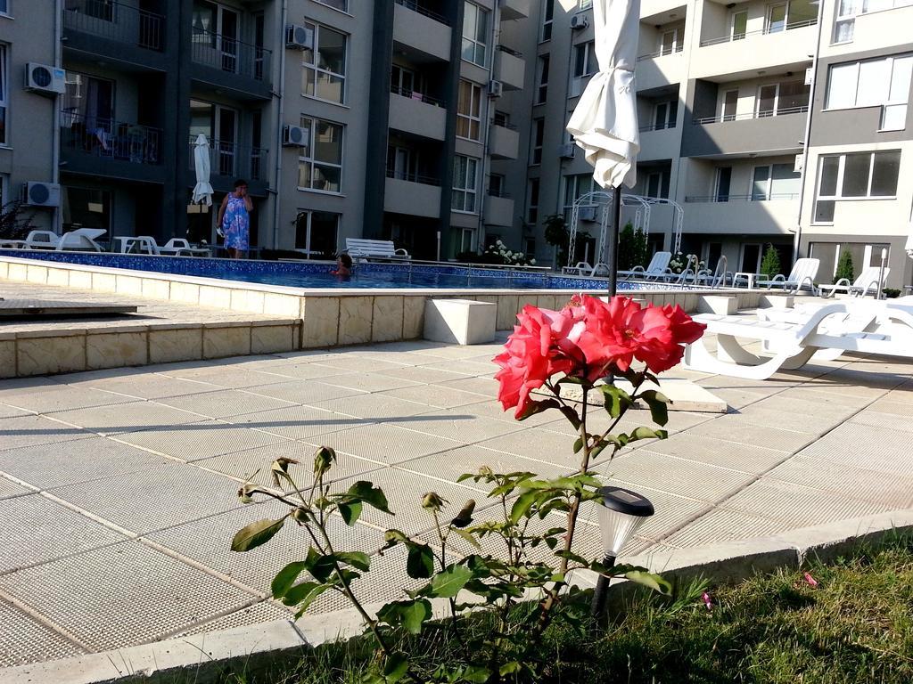 Menada Butterfly Apartment สวิติ วลัส ภายนอก รูปภาพ