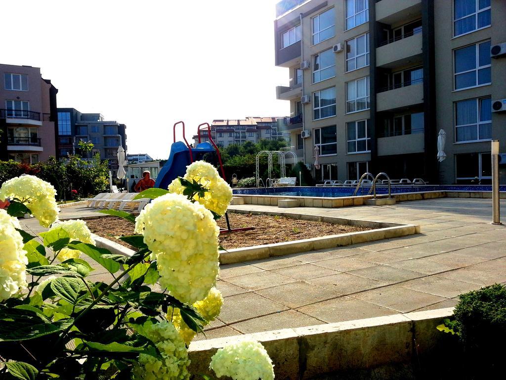 Menada Butterfly Apartment สวิติ วลัส ภายนอก รูปภาพ
