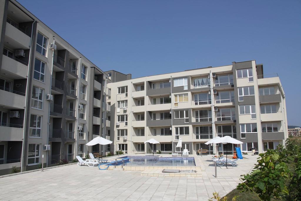 Menada Butterfly Apartment สวิติ วลัส ภายนอก รูปภาพ