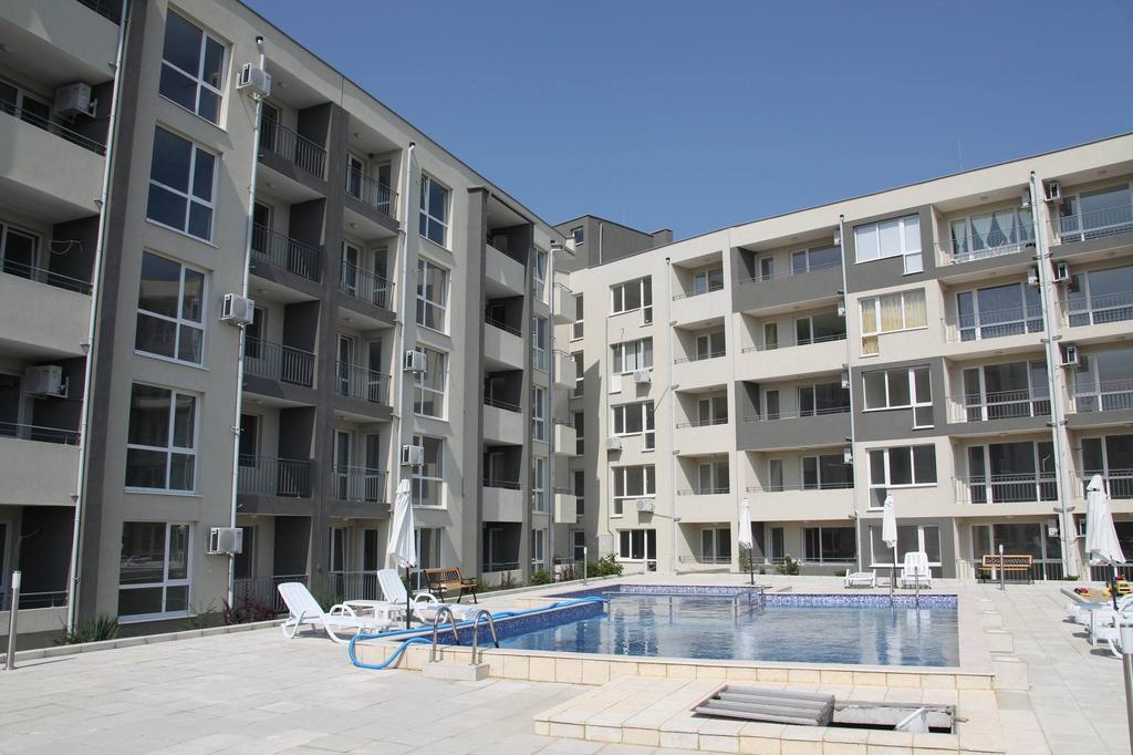 Menada Butterfly Apartment สวิติ วลัส ภายนอก รูปภาพ