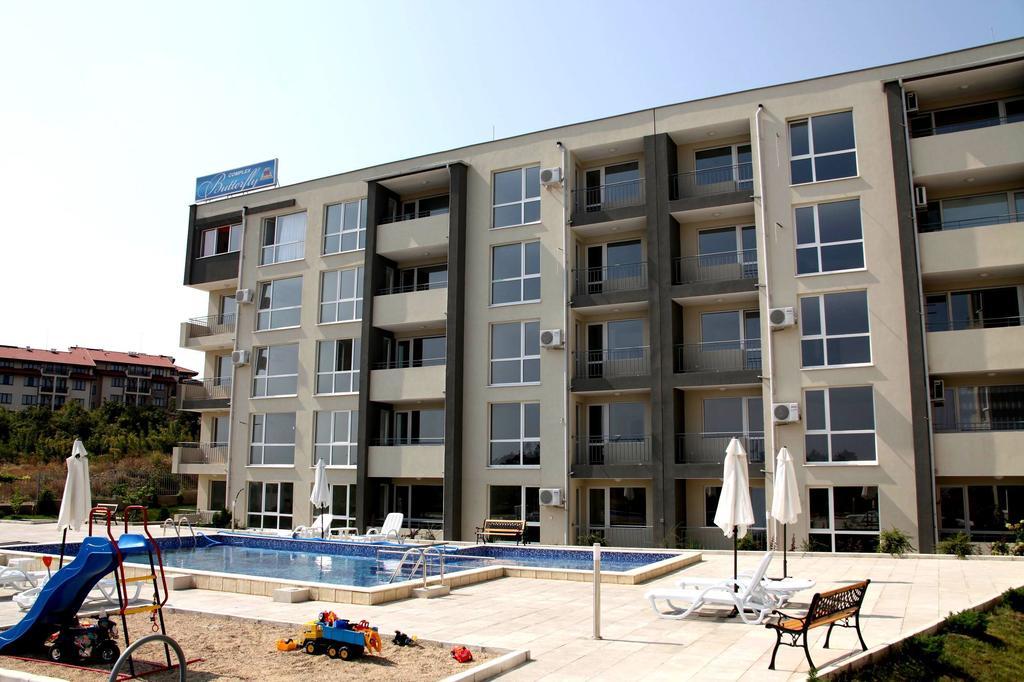 Menada Butterfly Apartment สวิติ วลัส ภายนอก รูปภาพ