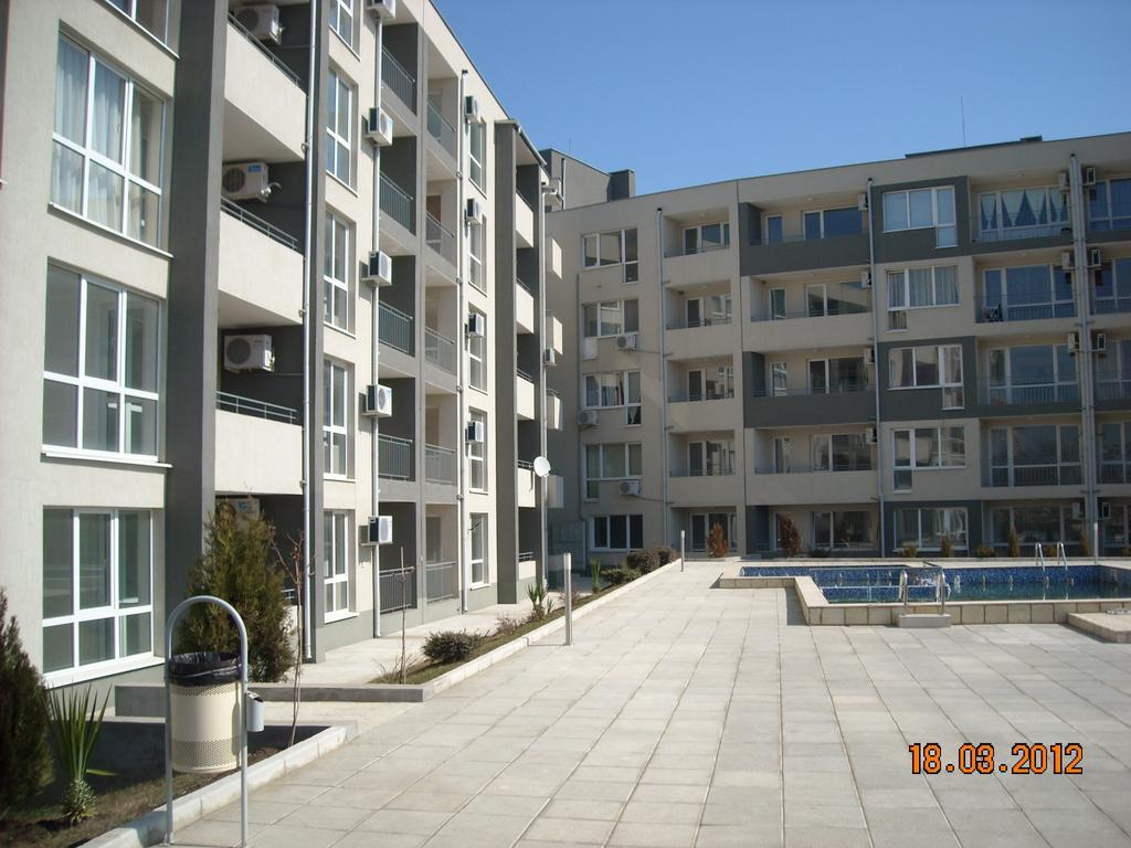 Menada Butterfly Apartment สวิติ วลัส ภายนอก รูปภาพ