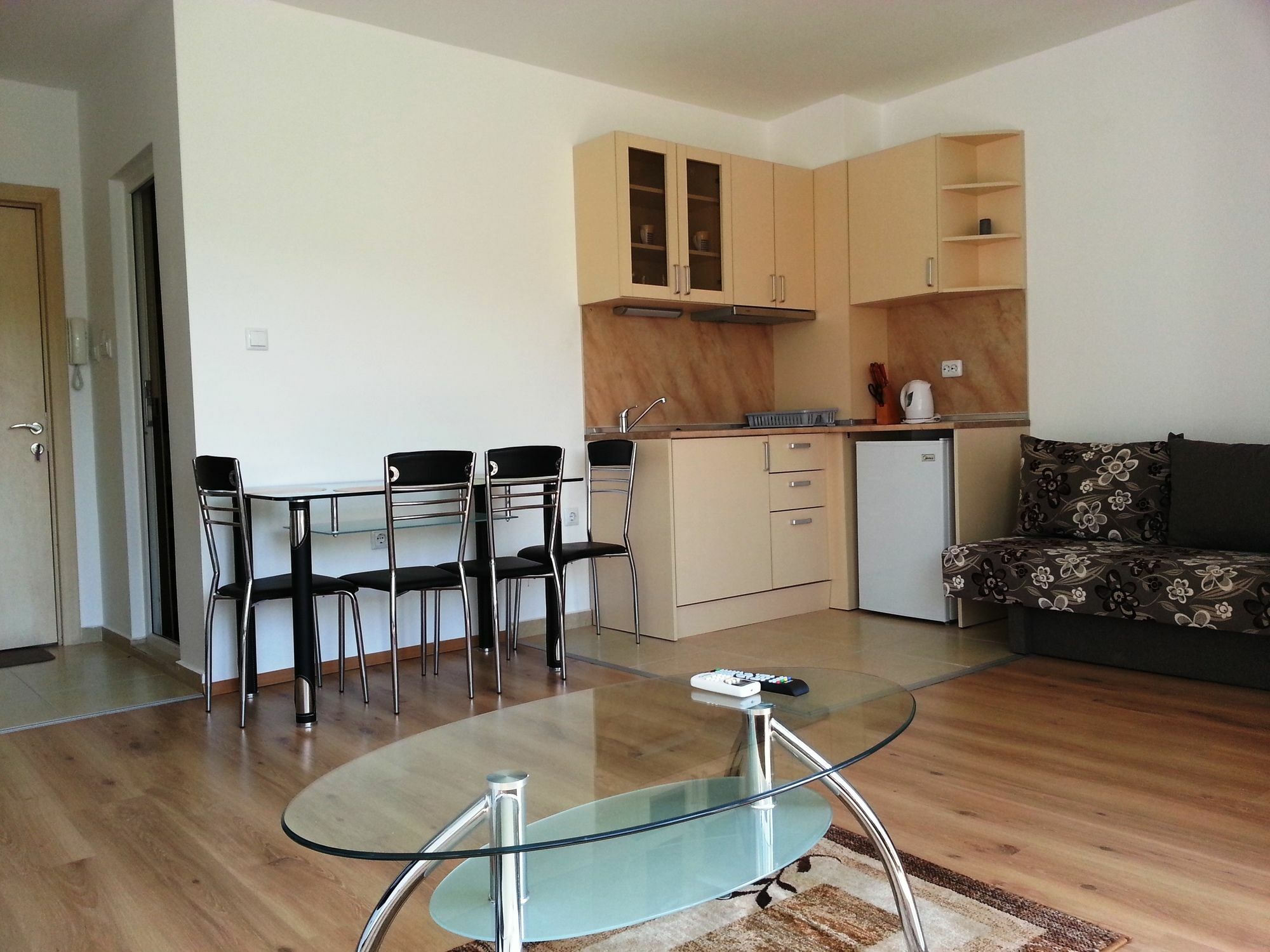 Menada Butterfly Apartment สวิติ วลัส ภายนอก รูปภาพ