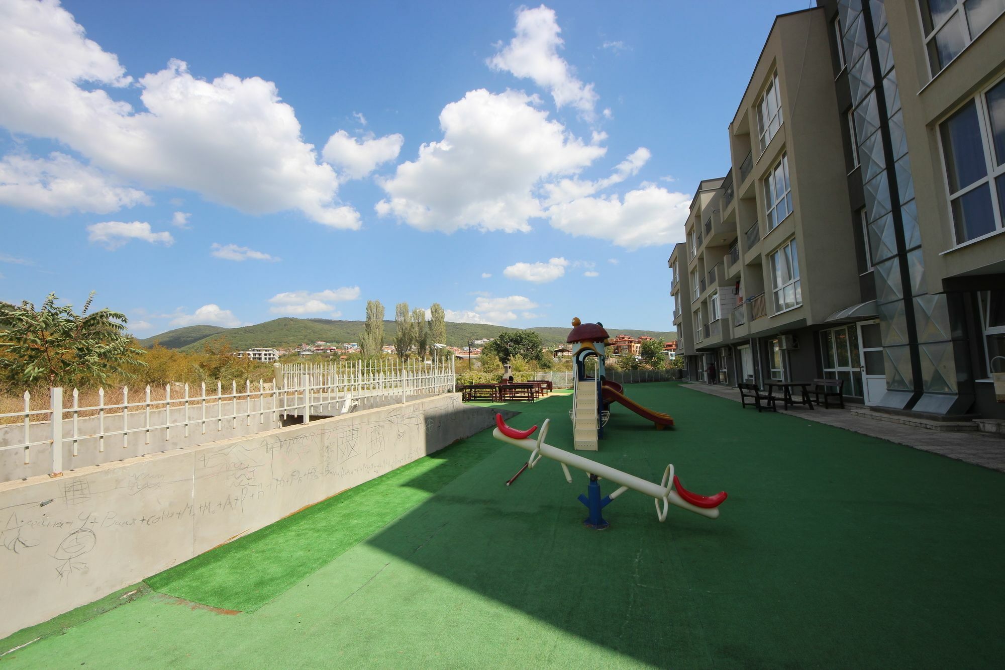 Menada Butterfly Apartment สวิติ วลัส ภายนอก รูปภาพ